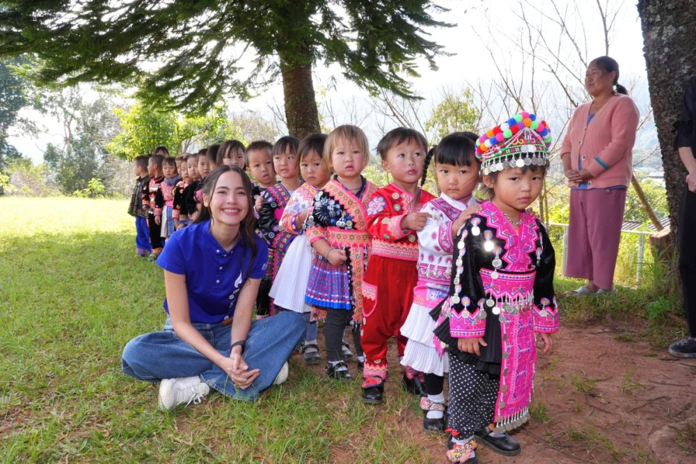 บางกอกแอร์เวย์ส ชวน ญาญ่า–อุรัสยา แบ่งปันความอบอุ่นสู่ชุมชน ในโครงการ “Seasons of Giving 2025”