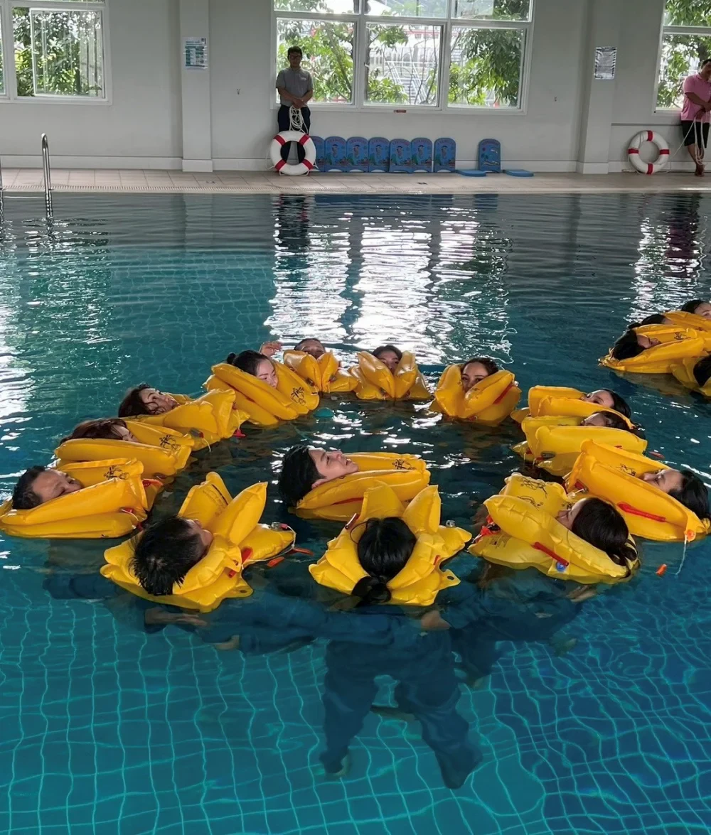 เบื้องหลังรอยยิ้มและยูนิฟอร์ม คือ “ความปลอดภัย” ที่ซ่อนอยู่ในหัวใจการบริการของพนักงานต้อนรับบนเครื่องบินของบางกอกแอร์เวย์ส