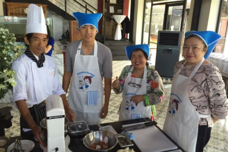 Bangkok Airways organized the Annual Shareholders’ Company Visit 2016 “Exclusive Cooking Workshop for Your Special In-Flight Meal”