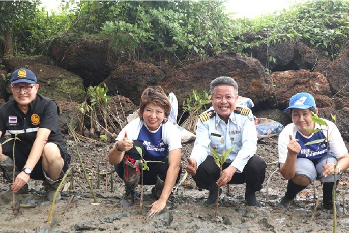 The Mangrove Planting Activity with Bangkok Airways in Trat